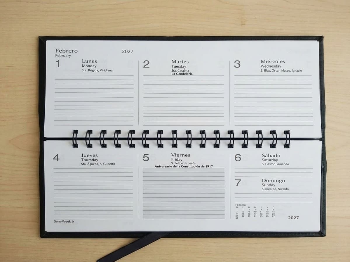 Interior de la agenda Bolsillo 2027